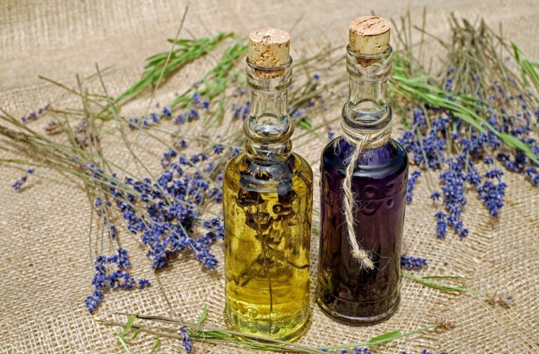 Bath Oil Oil Lavender Fragrance Oil  - Couleur / Pixabay